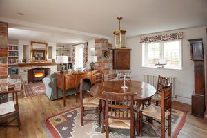 Sitting Room- click for photo gallery